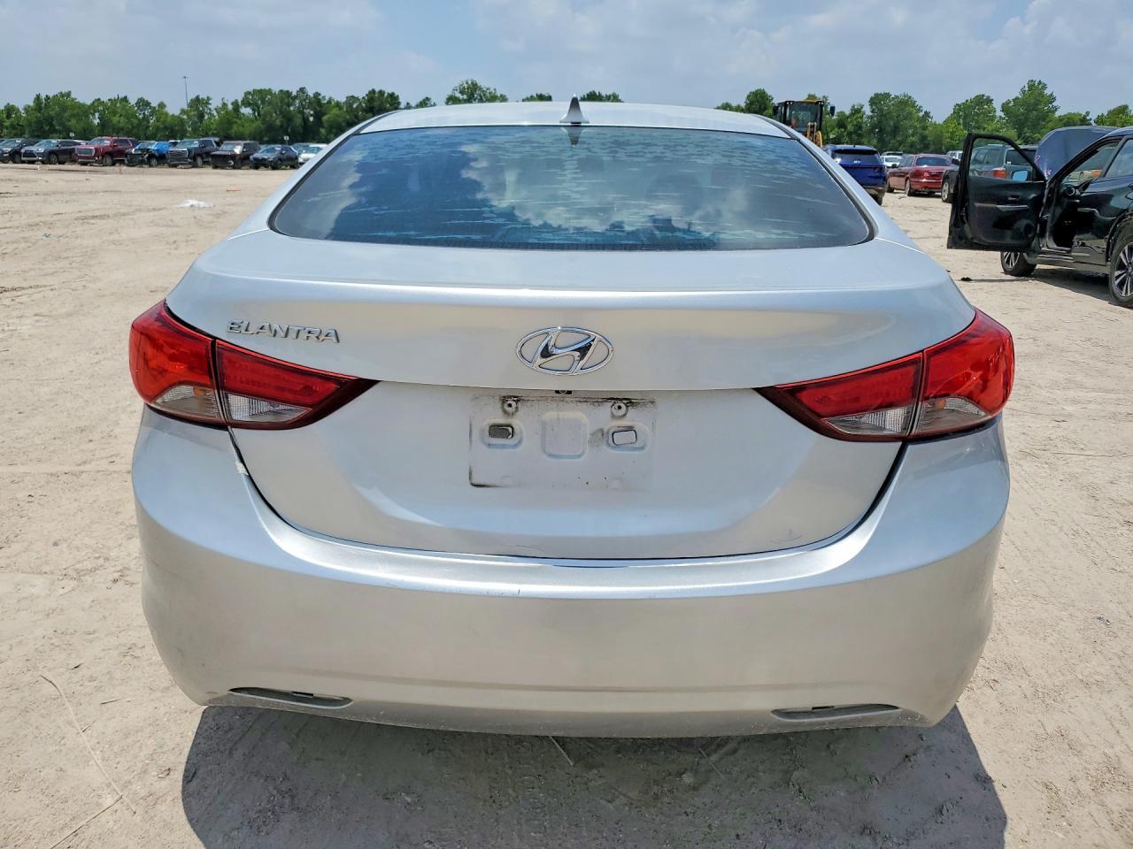 2015 Hyundai Elantra Se - Image 6