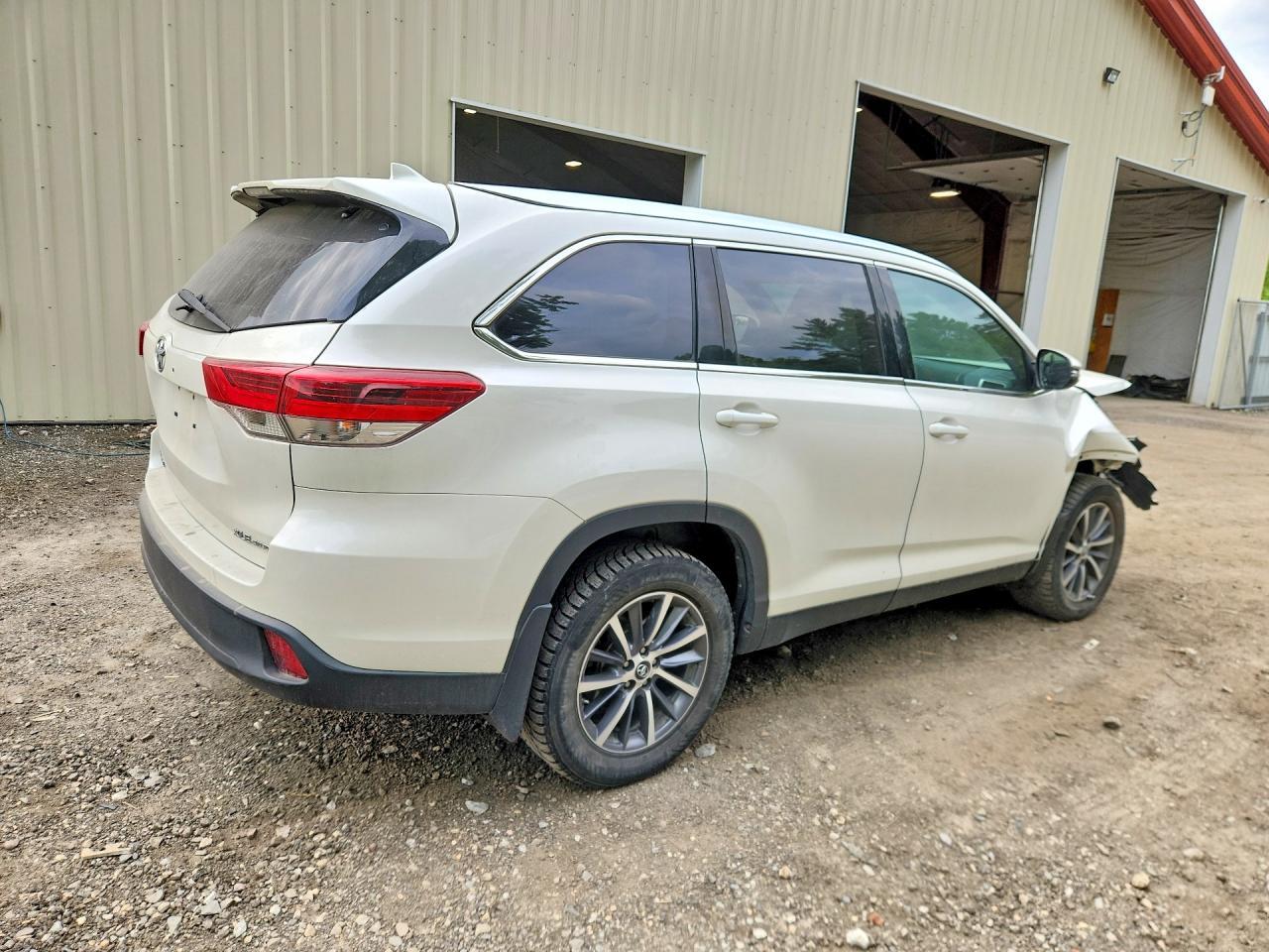 2019 Toyota Highlander Xle - Image 3