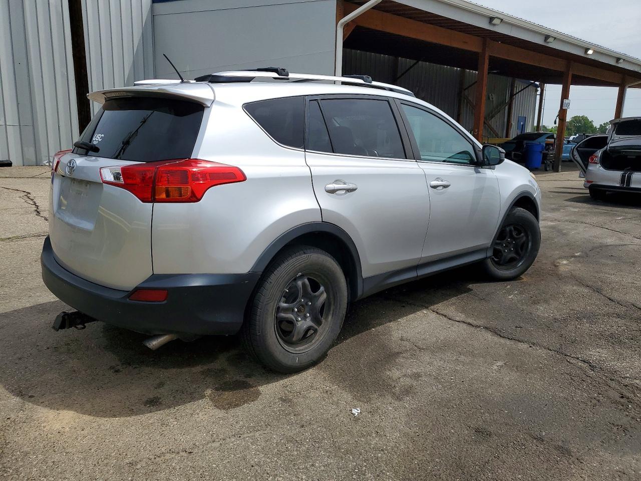 2015 Toyota Rav4 Le - Image 3