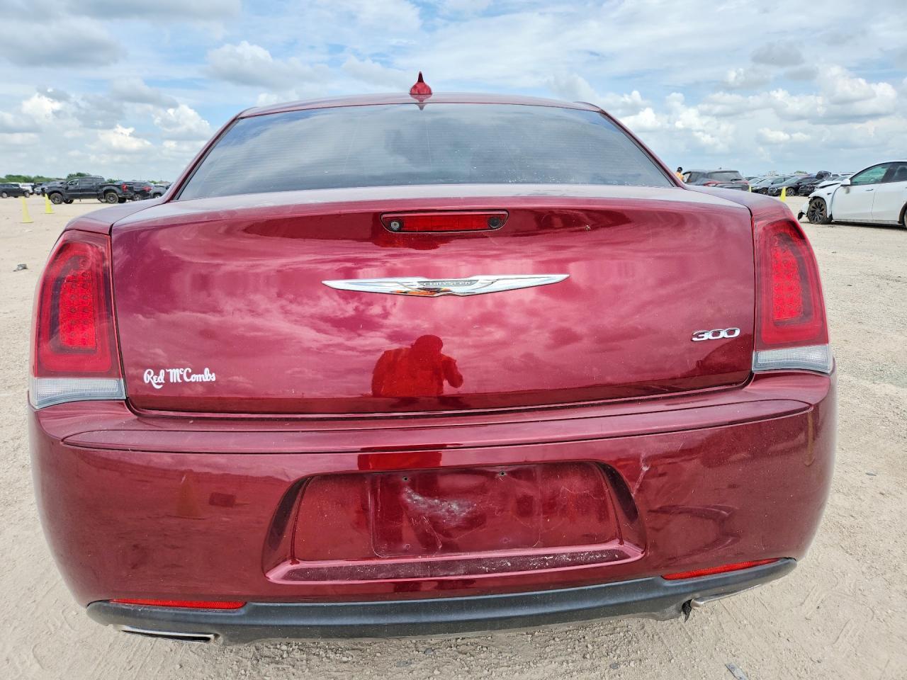 2020 Chrysler 300 Touring - Фото 6