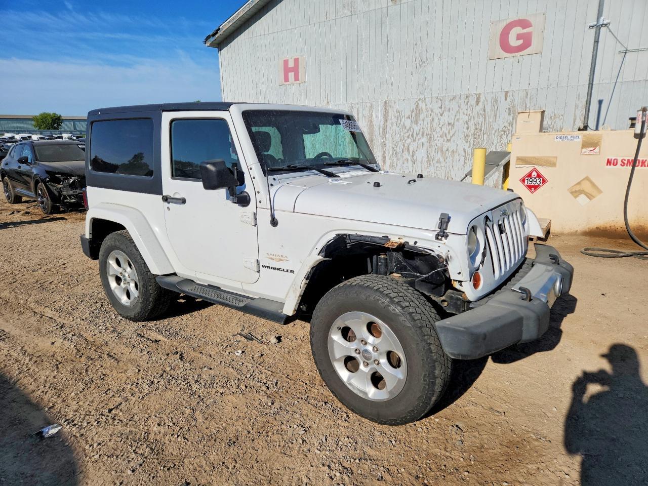 2013 Jeep Wrangler Sahara - Фото 4