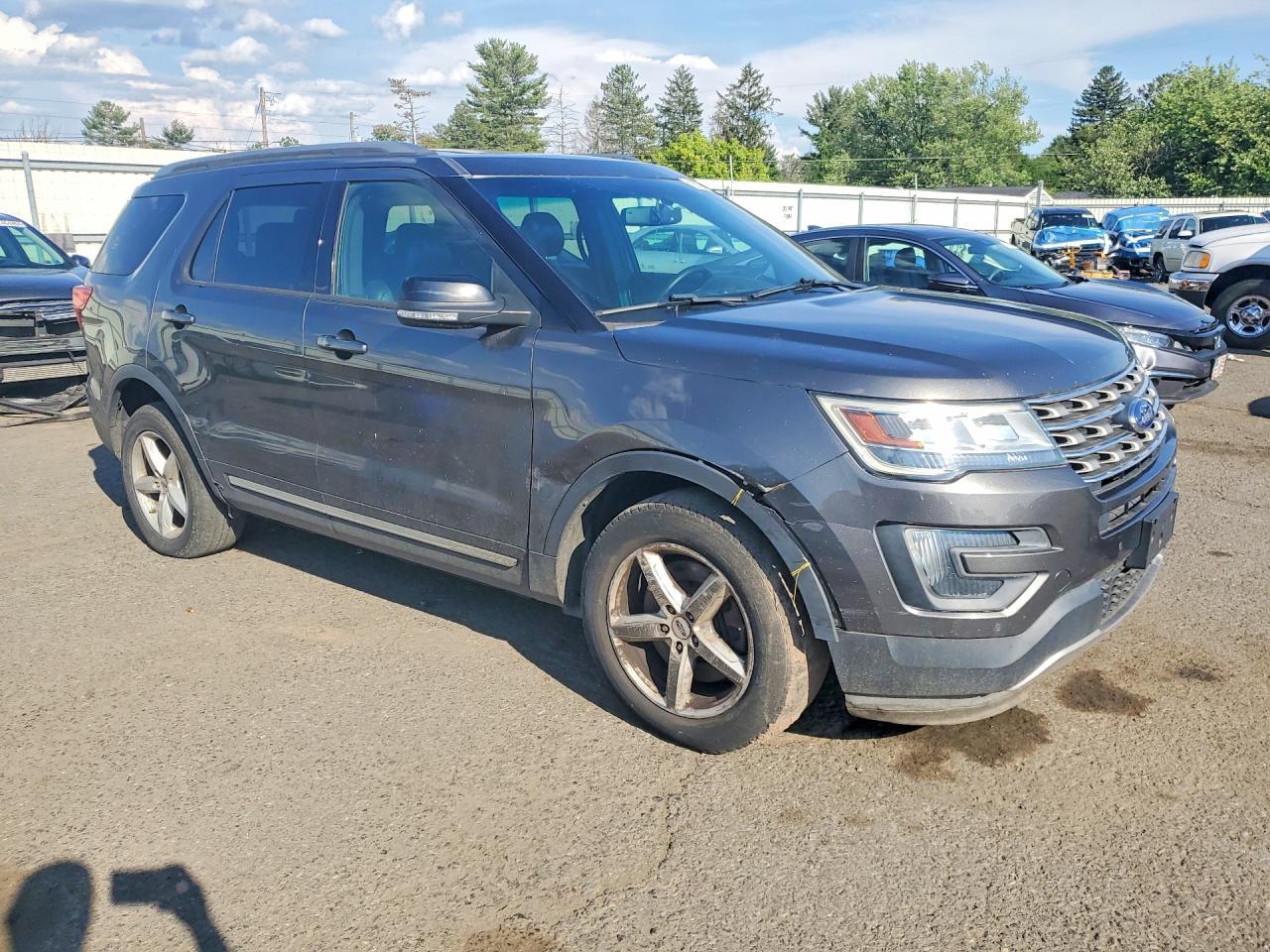 2016 Ford Explorer Xlt - Фото 4