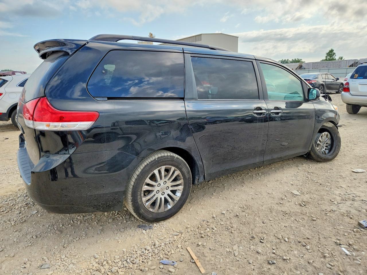 2014 Toyota Sienna Xle 7-Passenger Auto Access Se - Фото 3