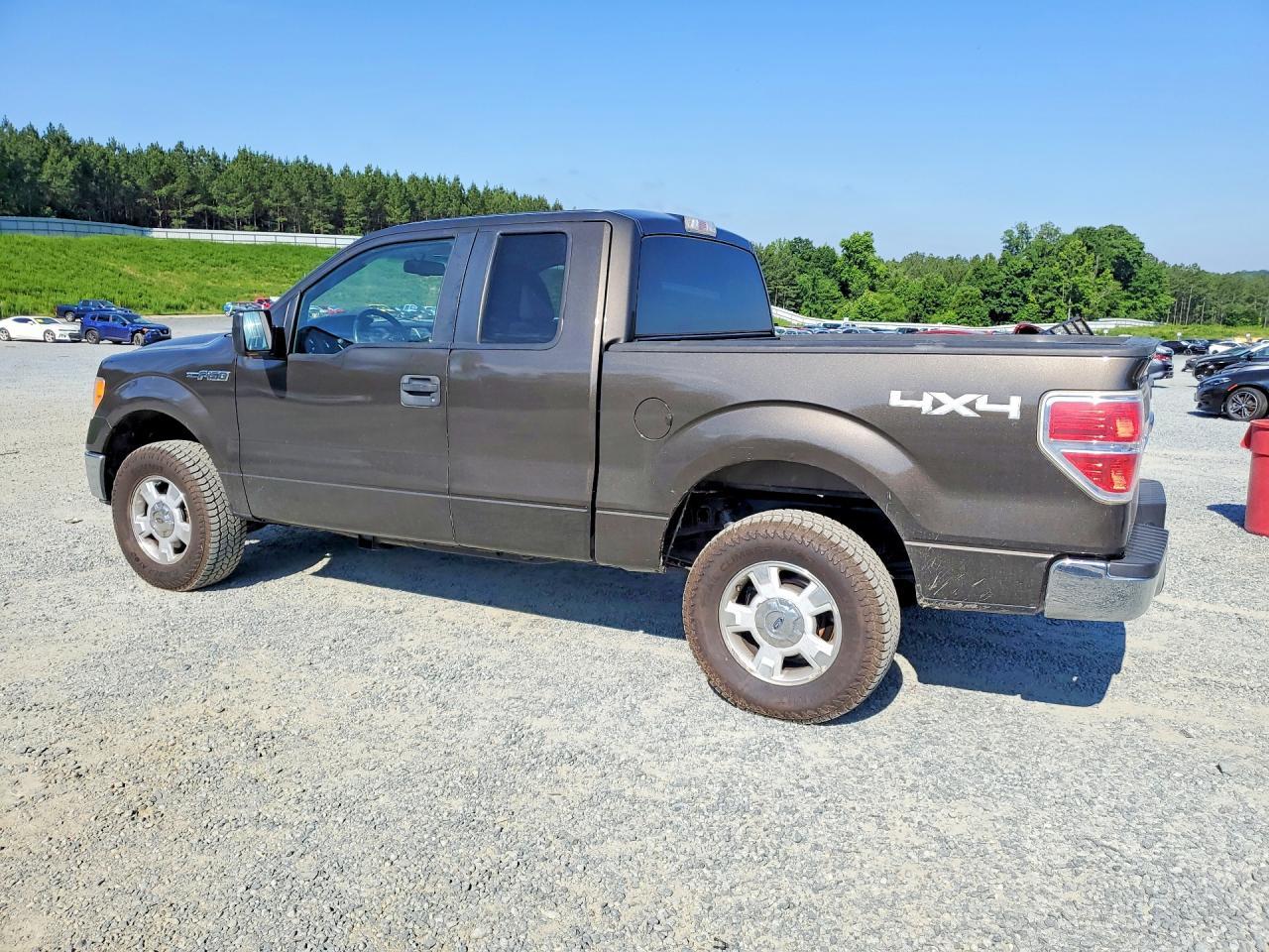 2009 Ford F150 Super Cab - Image 2