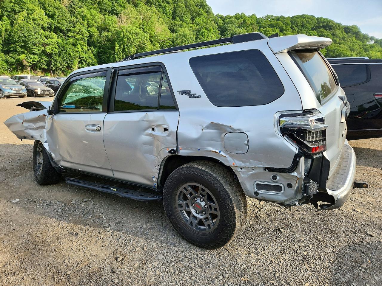 2022 Toyota 4Runner Trd Off-Road Premium - Image 2