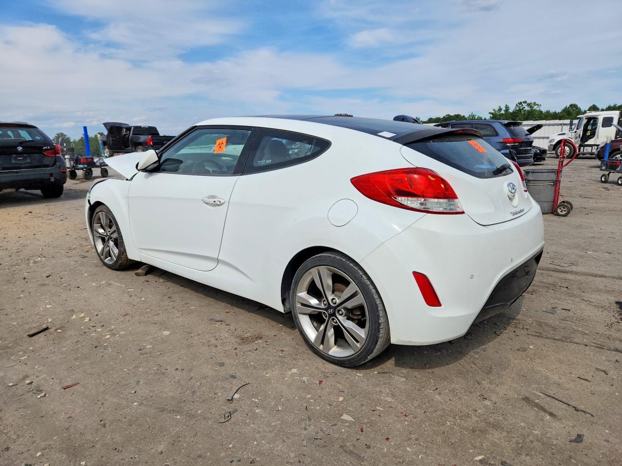2012 Hyundai Veloster Base - Фото 2