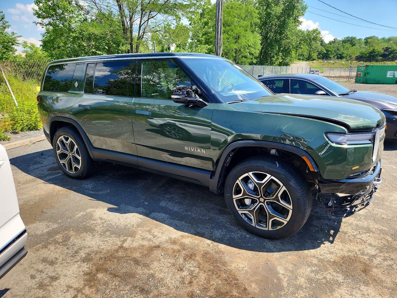 2026 Rivian R1S Adventure - Image 4