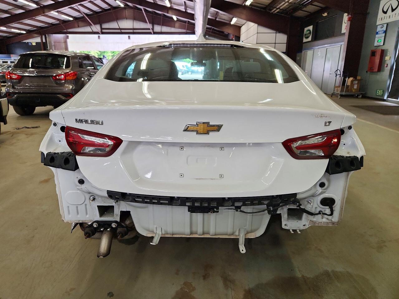 2022 Chevrolet Malibu Lt - Фото 6