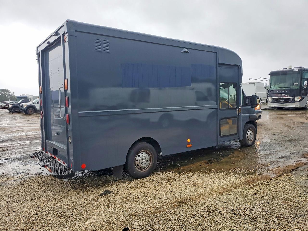 2022 Ram Promaster - Delivery Truck - Фото 3