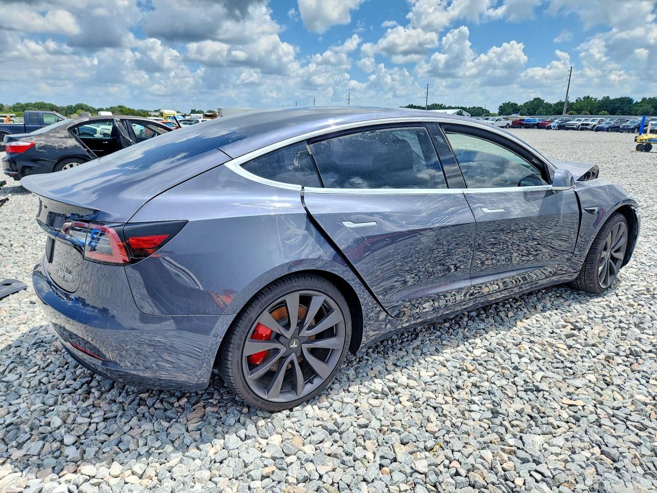 2020 Tesla Model 3 - Фото 3