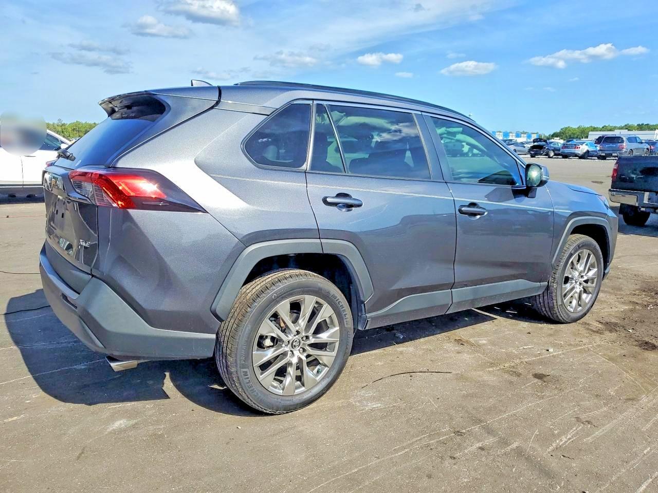 2020 Toyota Rav4 Xle Premium - Фото 3