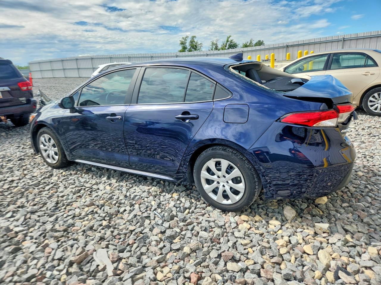 2025 Toyota Corolla Le - Фото 2