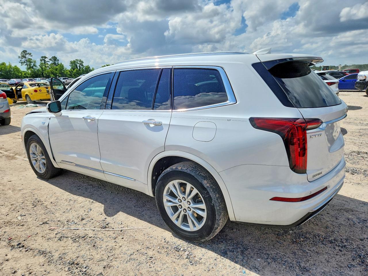 2022 Cadillac Xt6 Luxury - Фото 2
