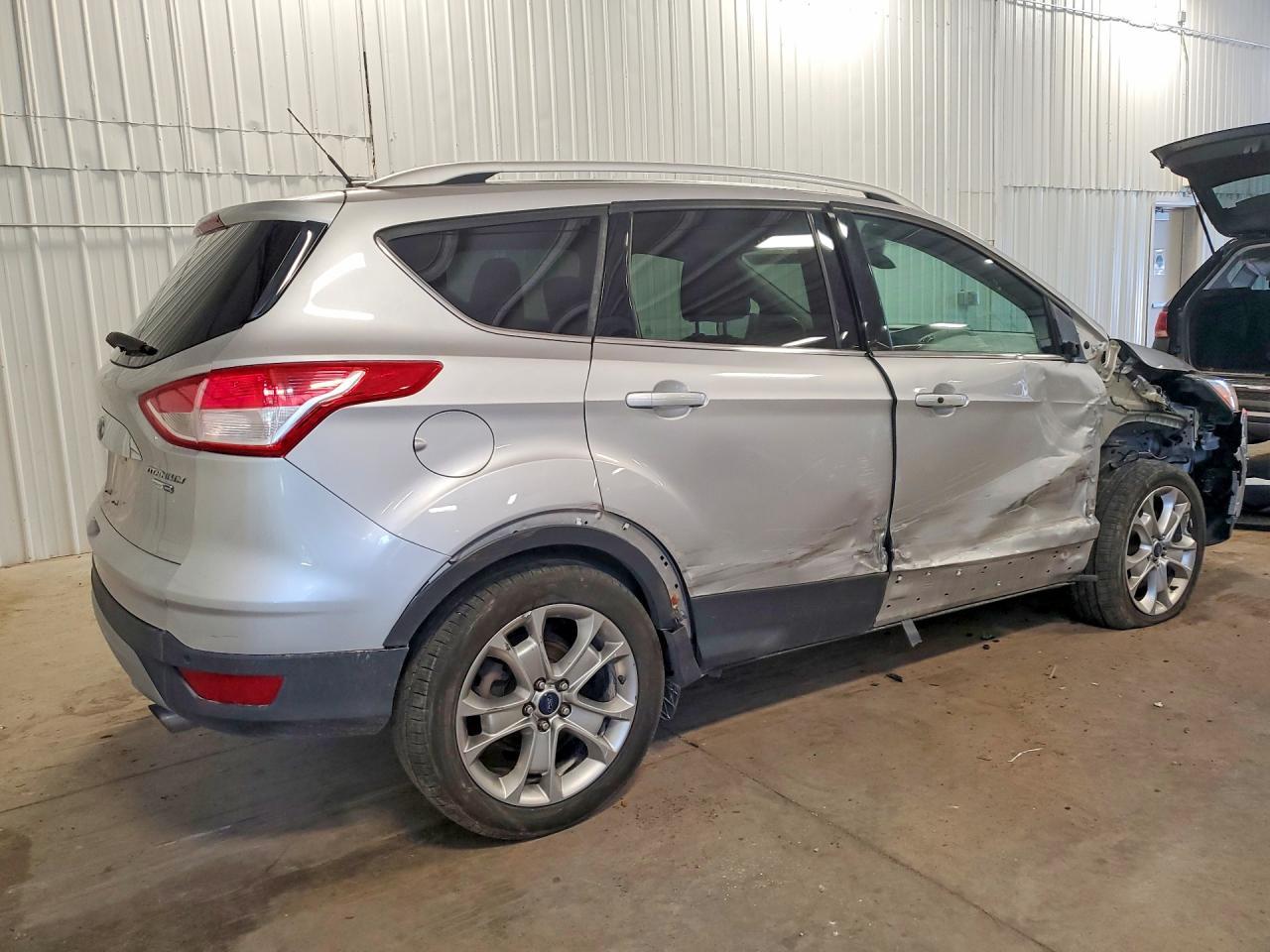 2016 Ford Escape Titanium - Фото 3
