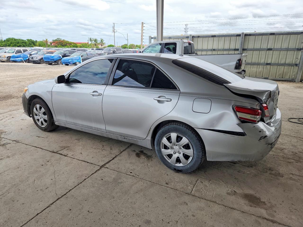 2010 Toyota Camry Le - Image 2