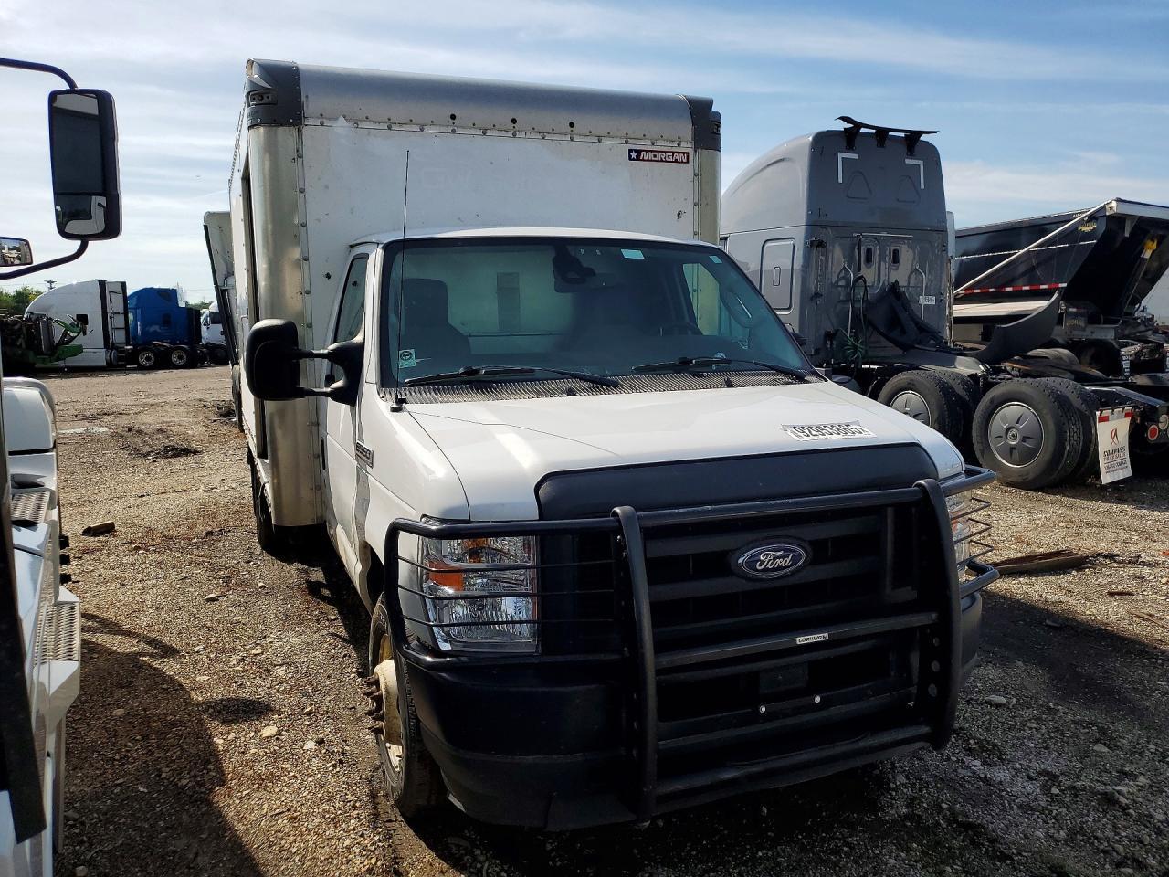2021 Ford E350 Box Truck - Image 4
