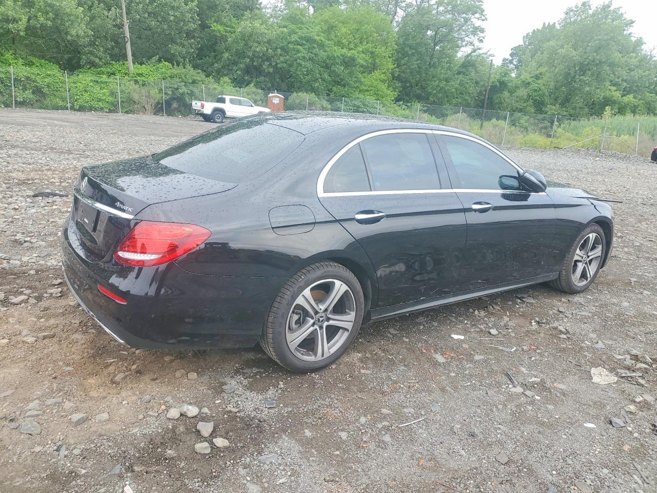 2019 Mercedes-Benz E 300 4Matic - Фото 3