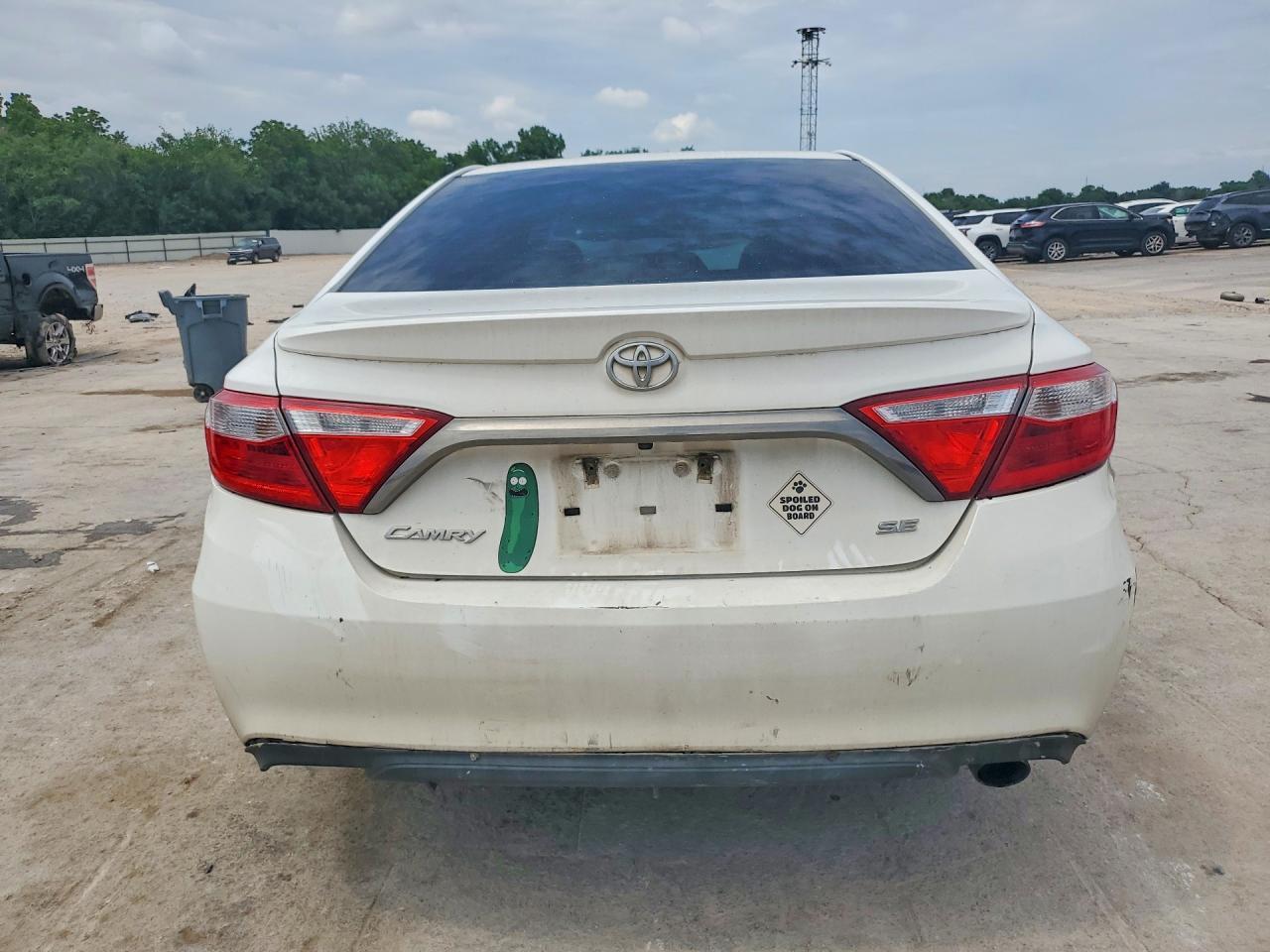 2017 Toyota Camry Se - Фото 6