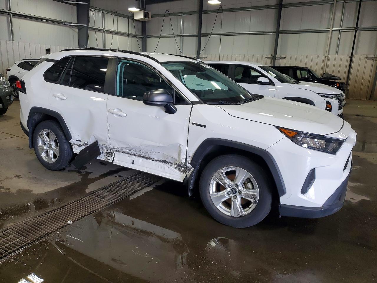 2021 Toyota Rav4 Le - Image 4