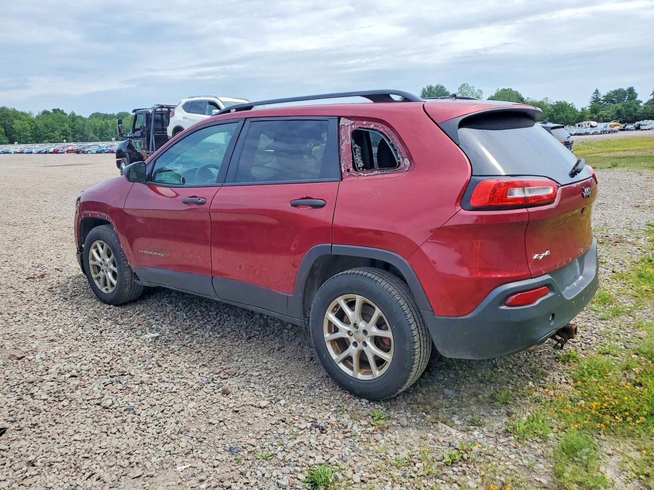 2016 Jeep Cherokee Sport - Фото 2