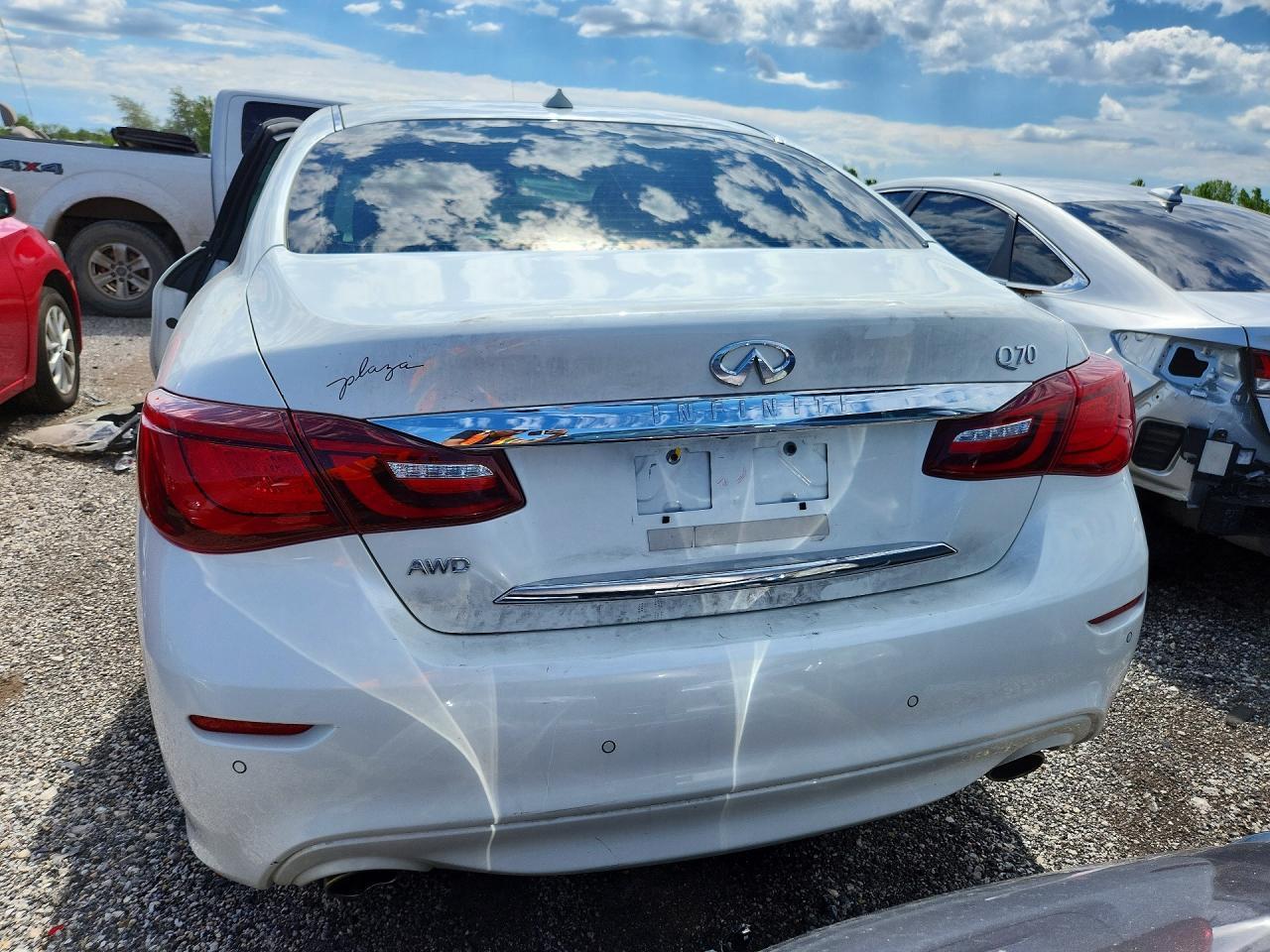 2019 Infiniti Q70 3.7 Luxe - Image 6