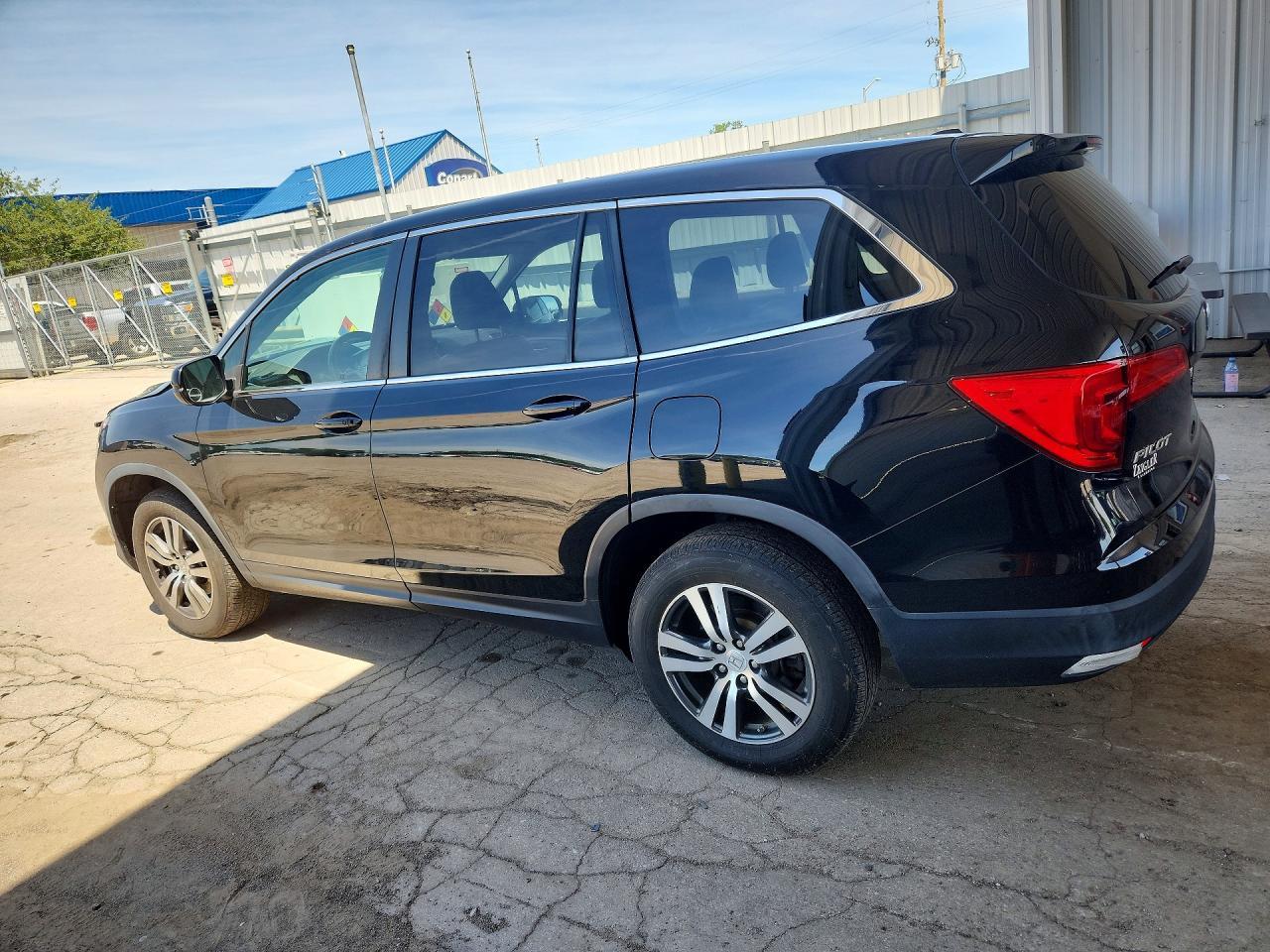 2016 Honda Pilot Exl - Image 2