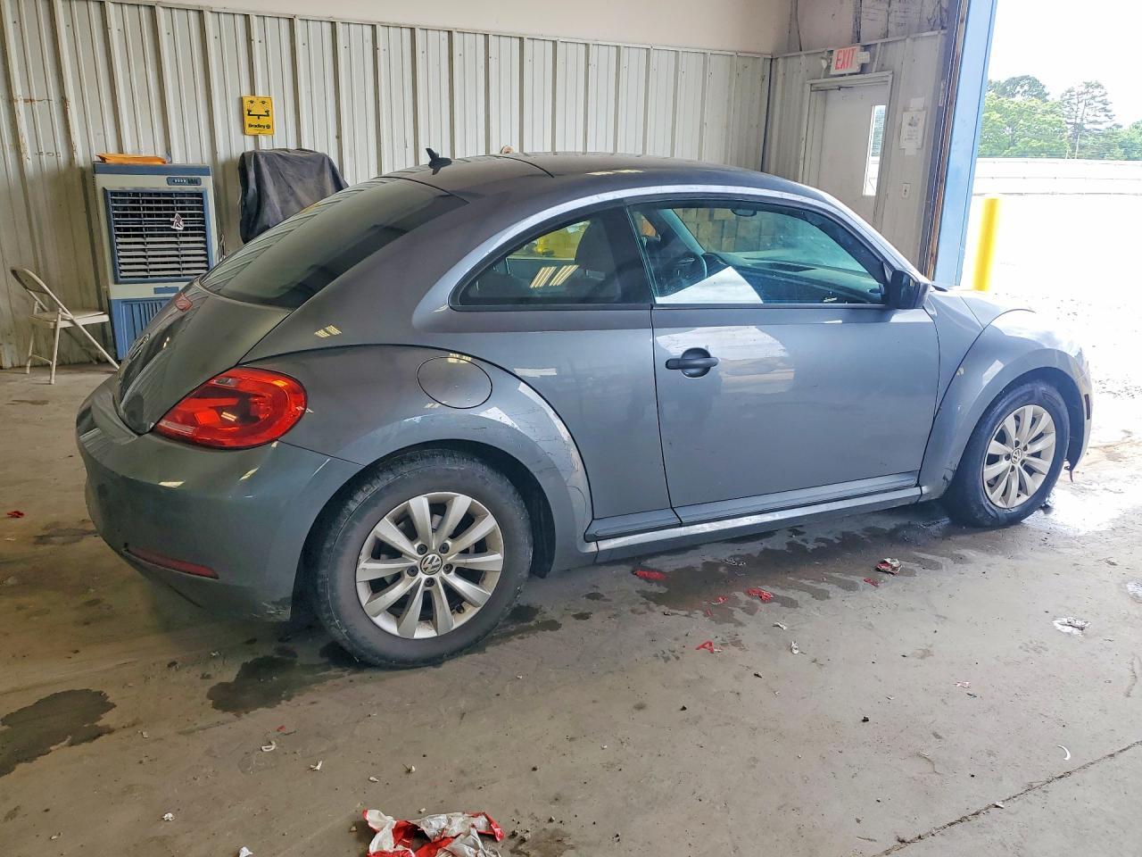 2016 Volkswagen Beetle 1.8T - Фото 3
