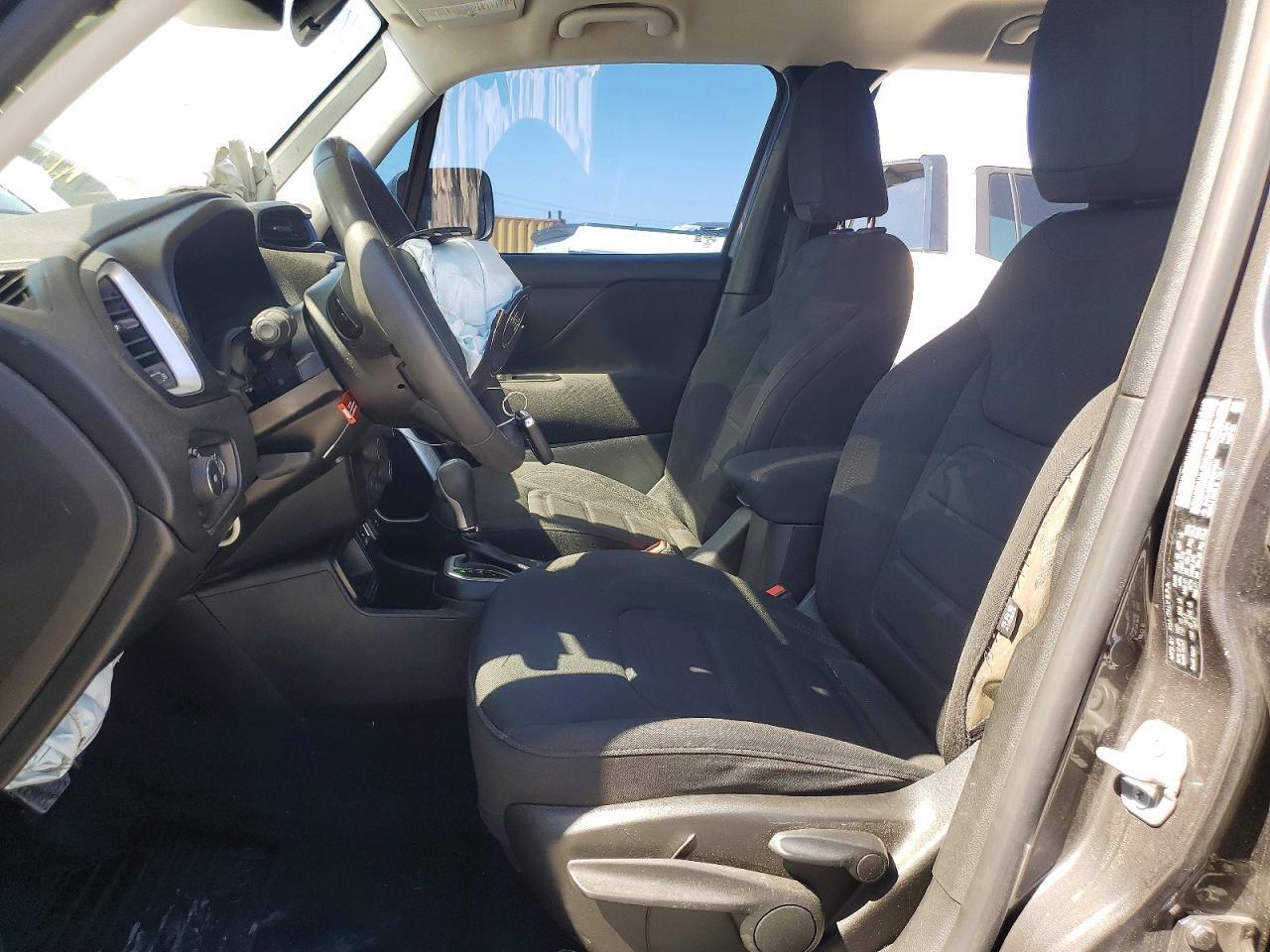 2021 Jeep Renegade Latitude - Image 7