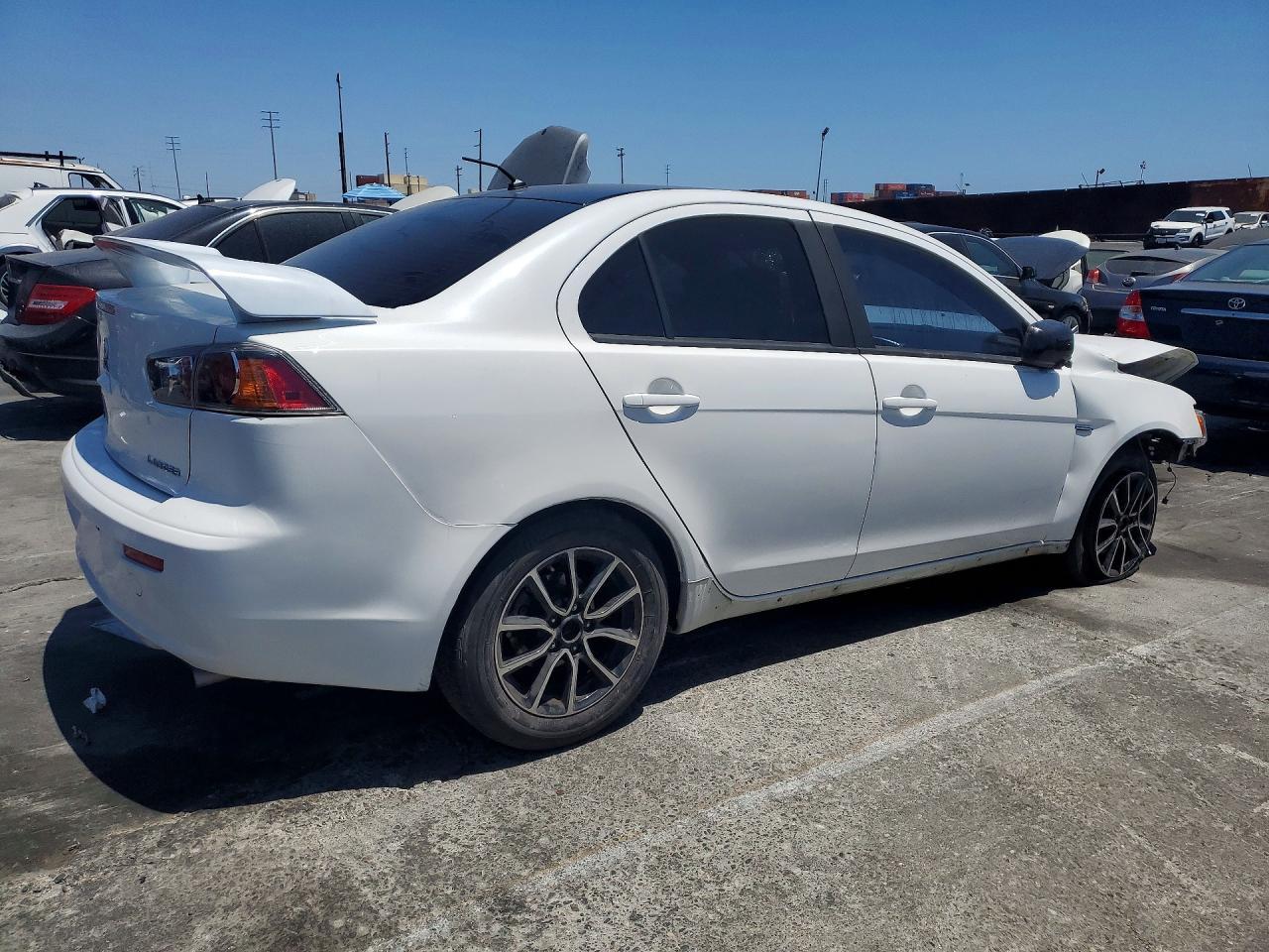 2017 Mitsubishi Lancer Es - Фото 3