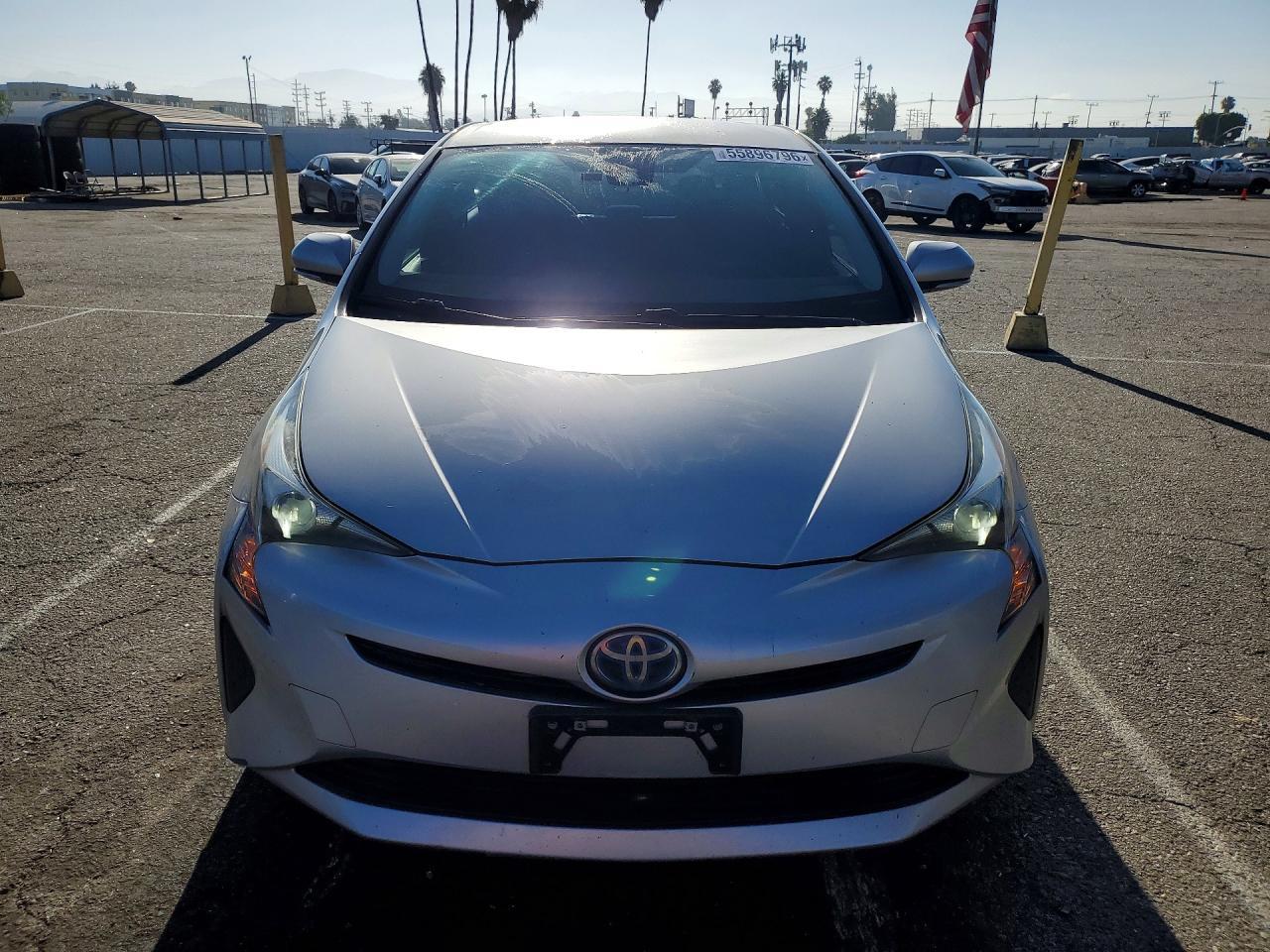 2017 Toyota Prius Two - Фото 5