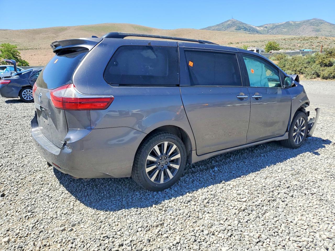 2020 Toyota Sienna Limited 7-Passenger - Фото 3
