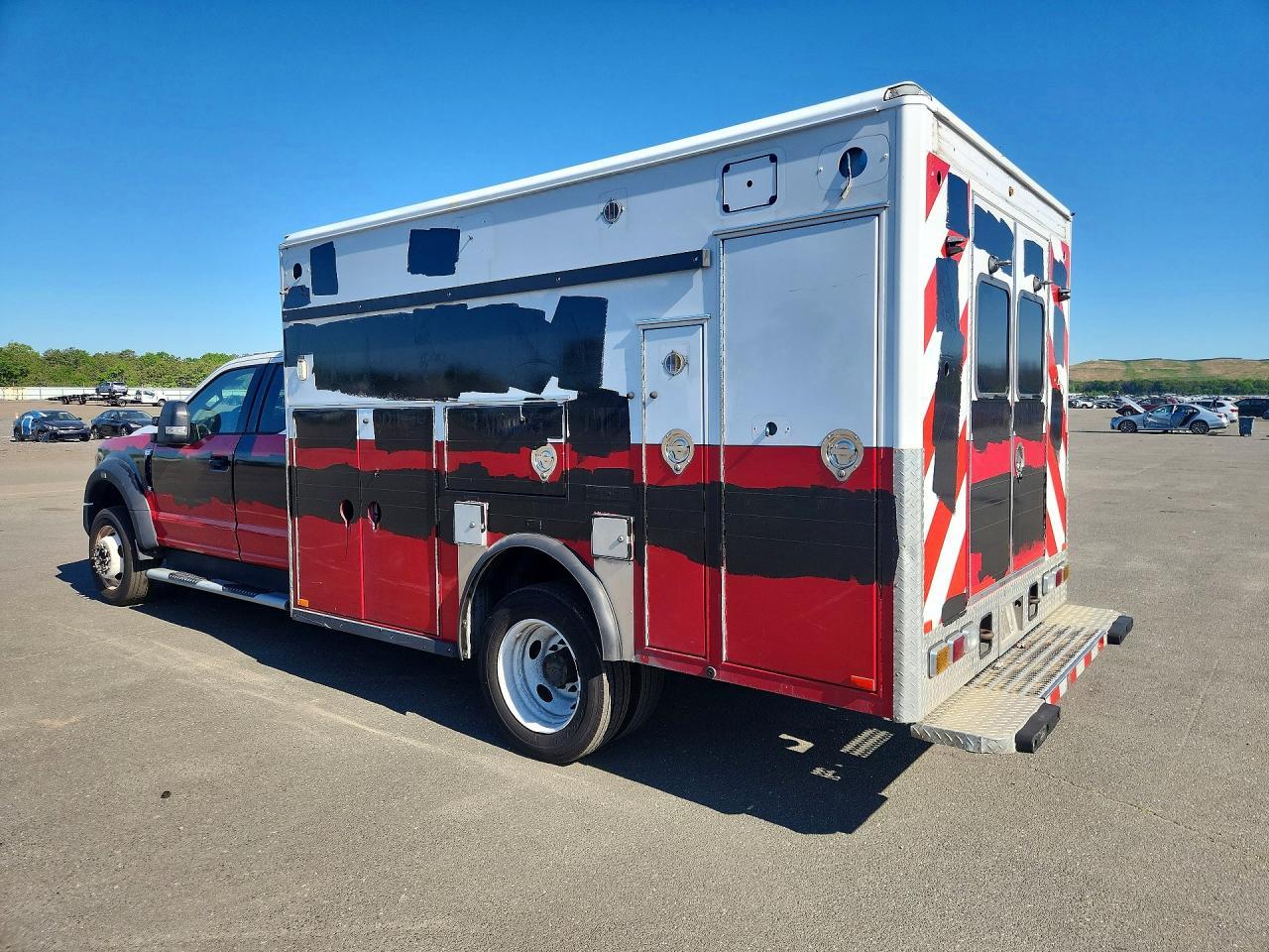 2017 Ford F550 Super Duty - Image 2