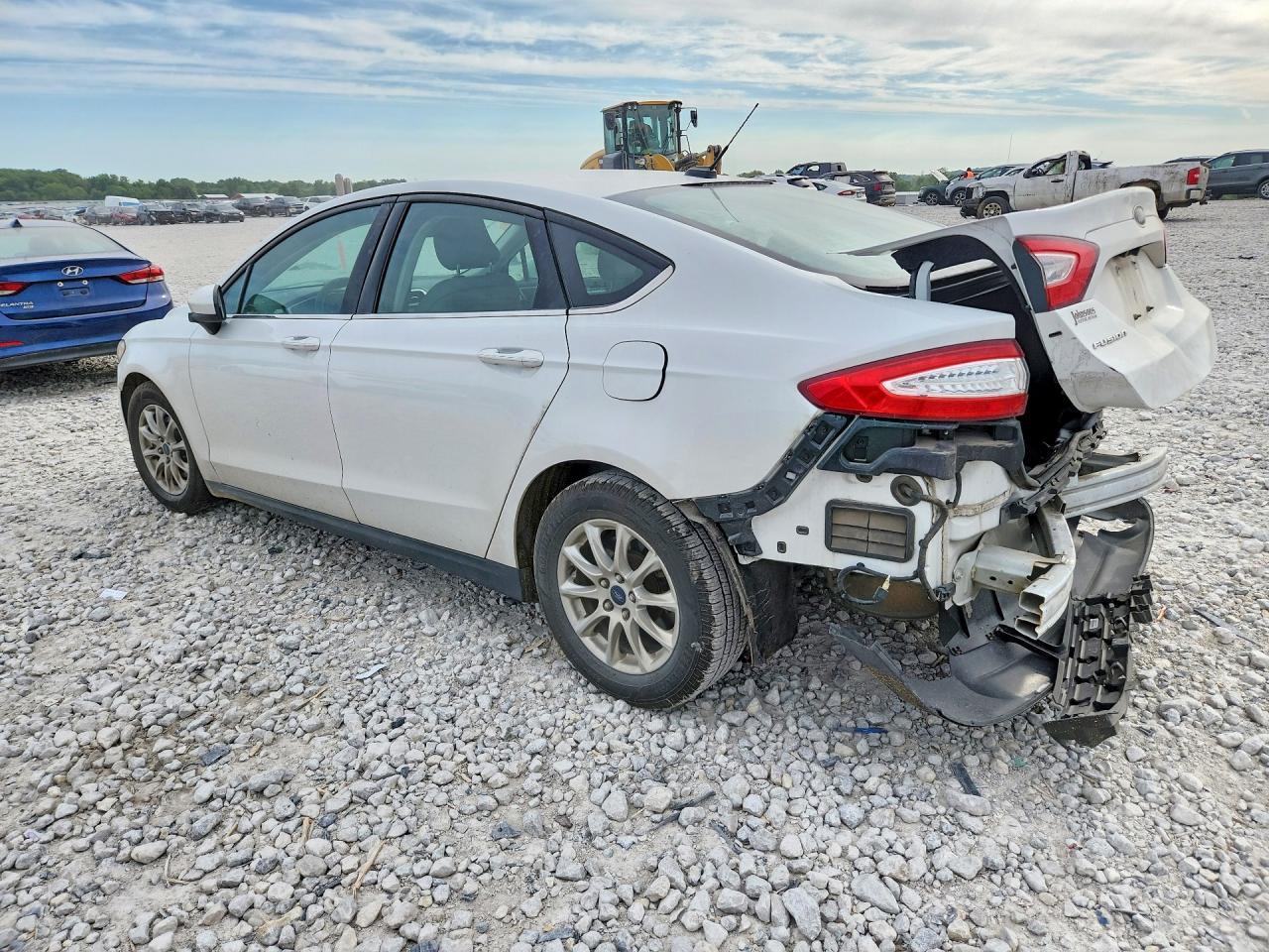 2016 Ford Fusion S - Фото 2