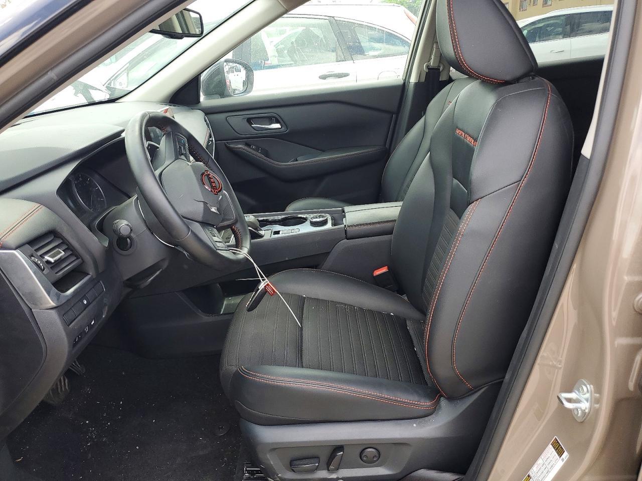2025 Nissan Rogue Rock Creek - Фото 7
