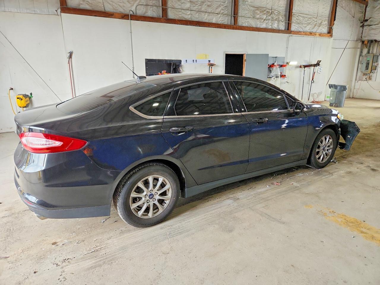 2015 Ford Fusion S - Фото 3