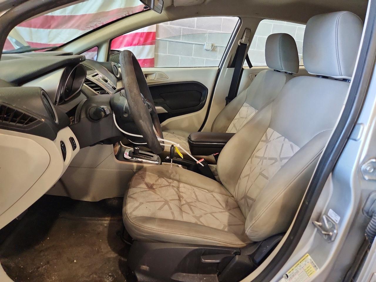 2011 Ford Fiesta Se - Image 7