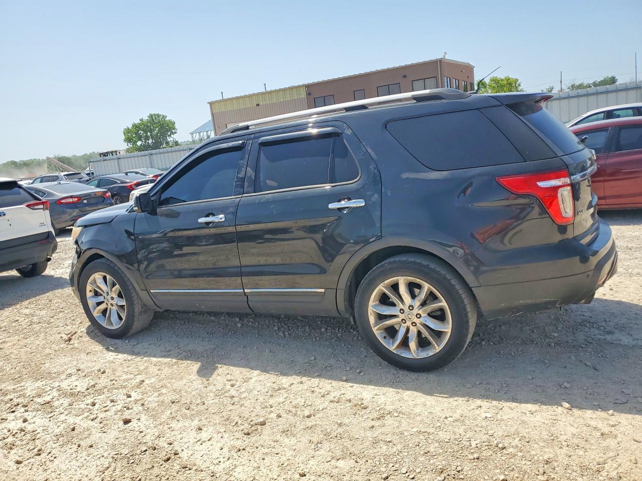 2015 Ford Explorer Xlt - Фото 2