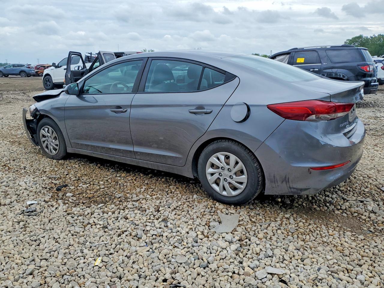 2018 Hyundai Elantra Se - Image 2