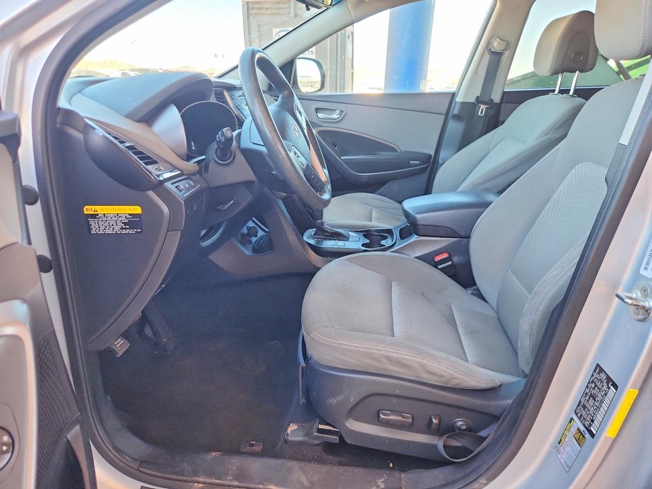 2015 Hyundai Santa Fe Gls - Image 7