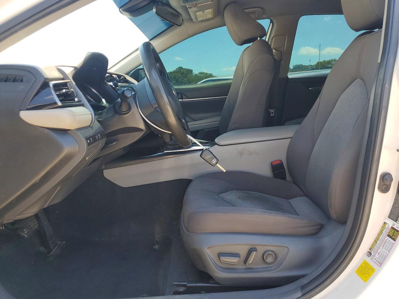 2020 Toyt Camry - Фото 7