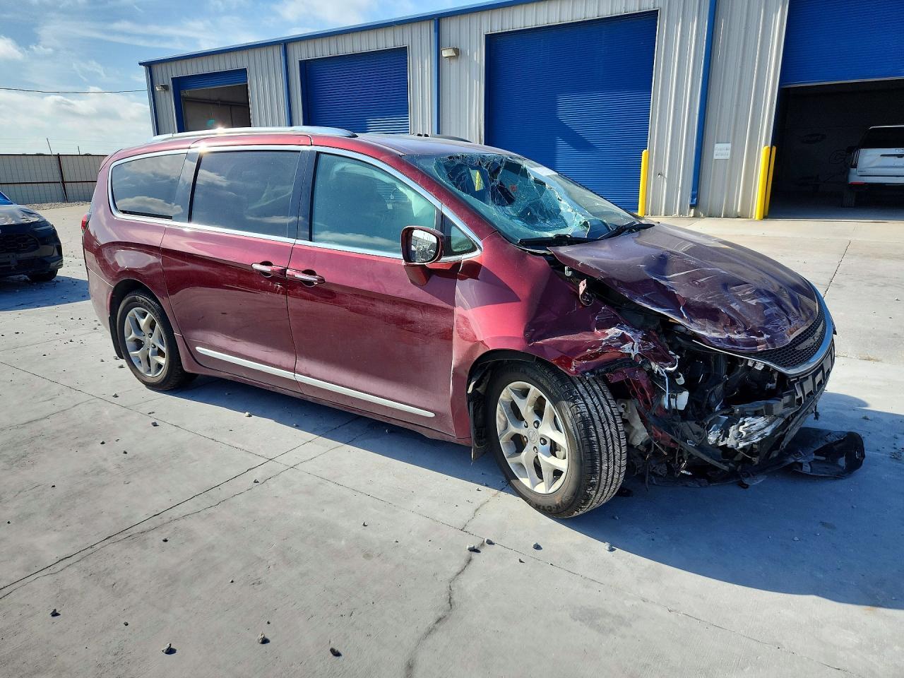 2020 Chrysler Pacifica Touring L Plus - Фото 4