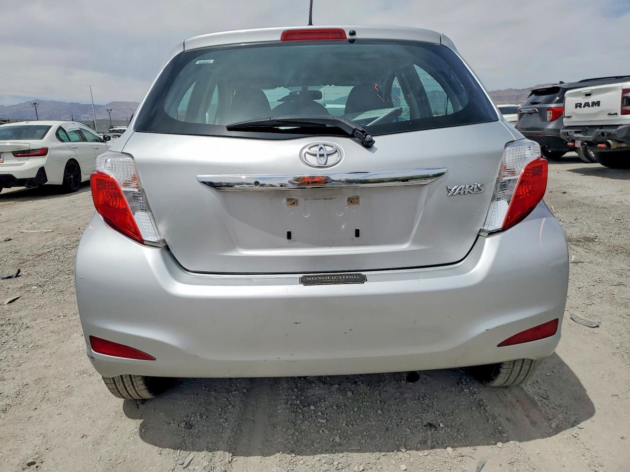 2014 Toyota Yaris 5-Door L Fleet - Image 6