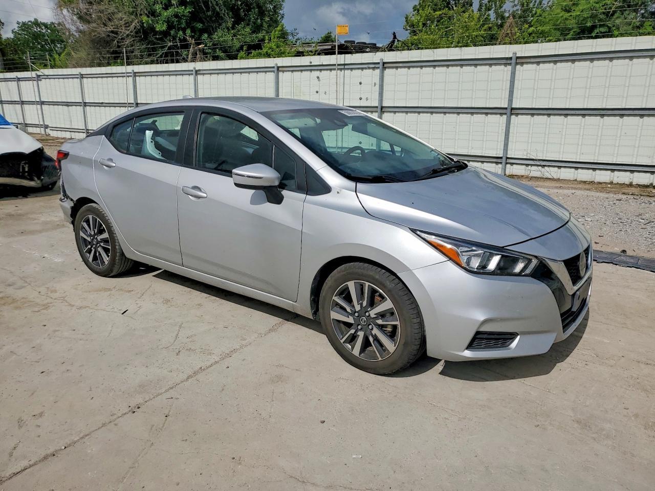 2021 Nissan Versa Sv - Image 4