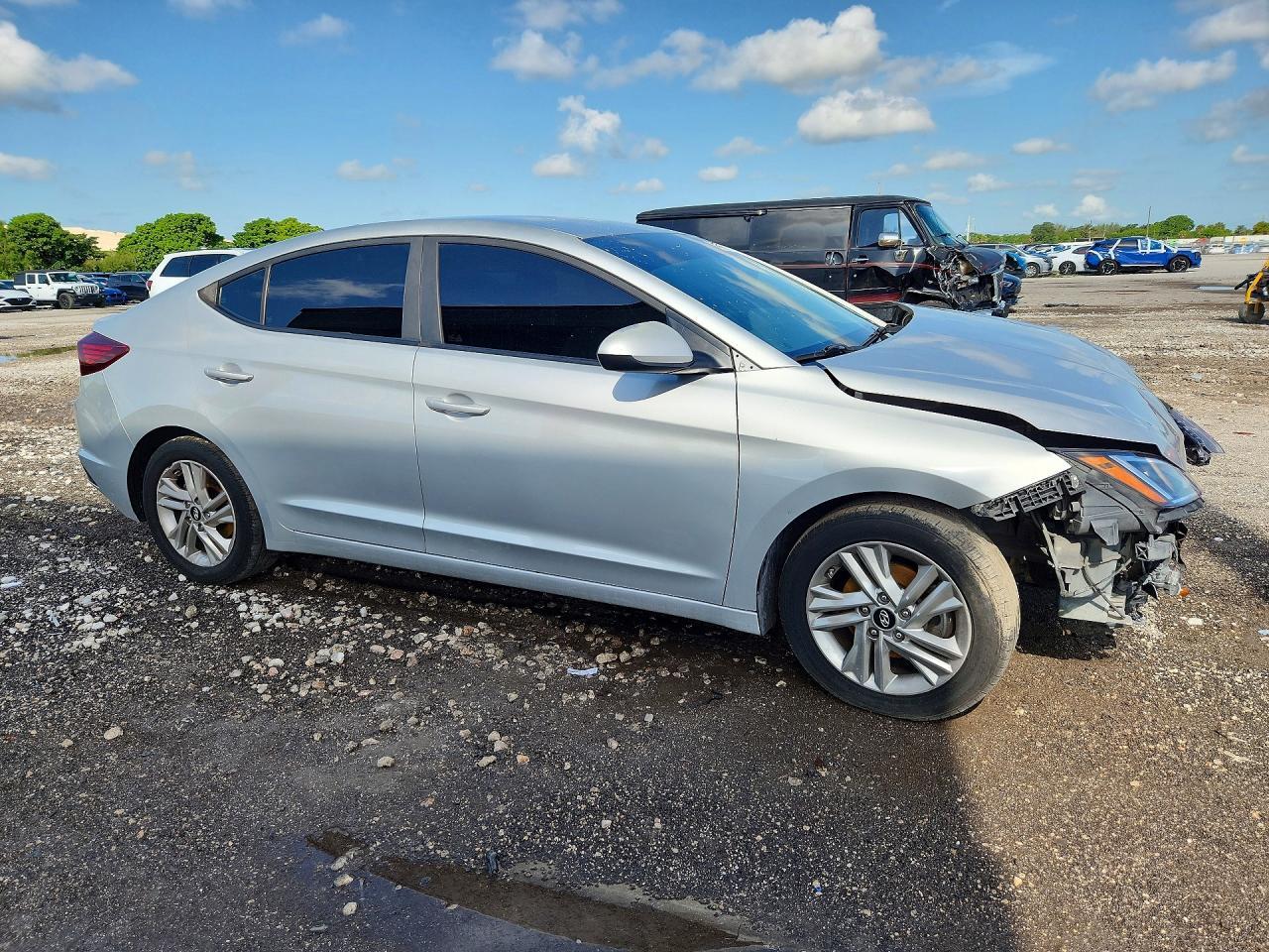 2020 Hyundai Elantra - Фото 4