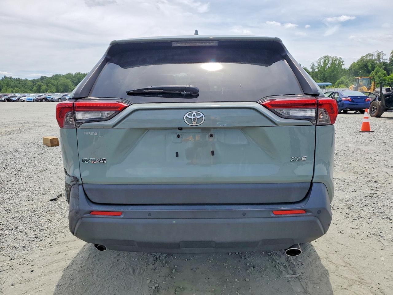2022 Toyota Rav4 Xle Premium - Фото 6