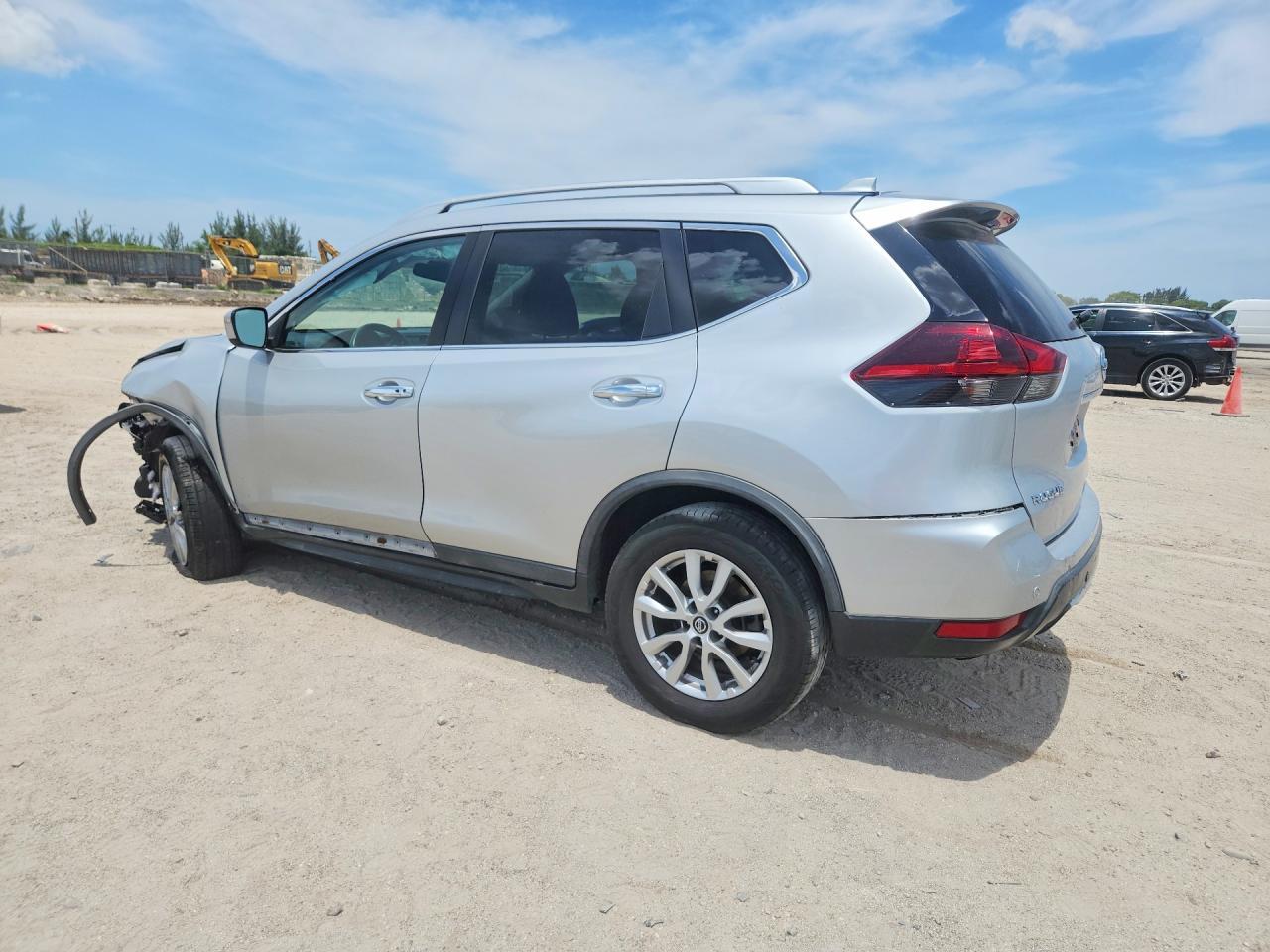 2020 Nissan Rogue Sv - Image 2