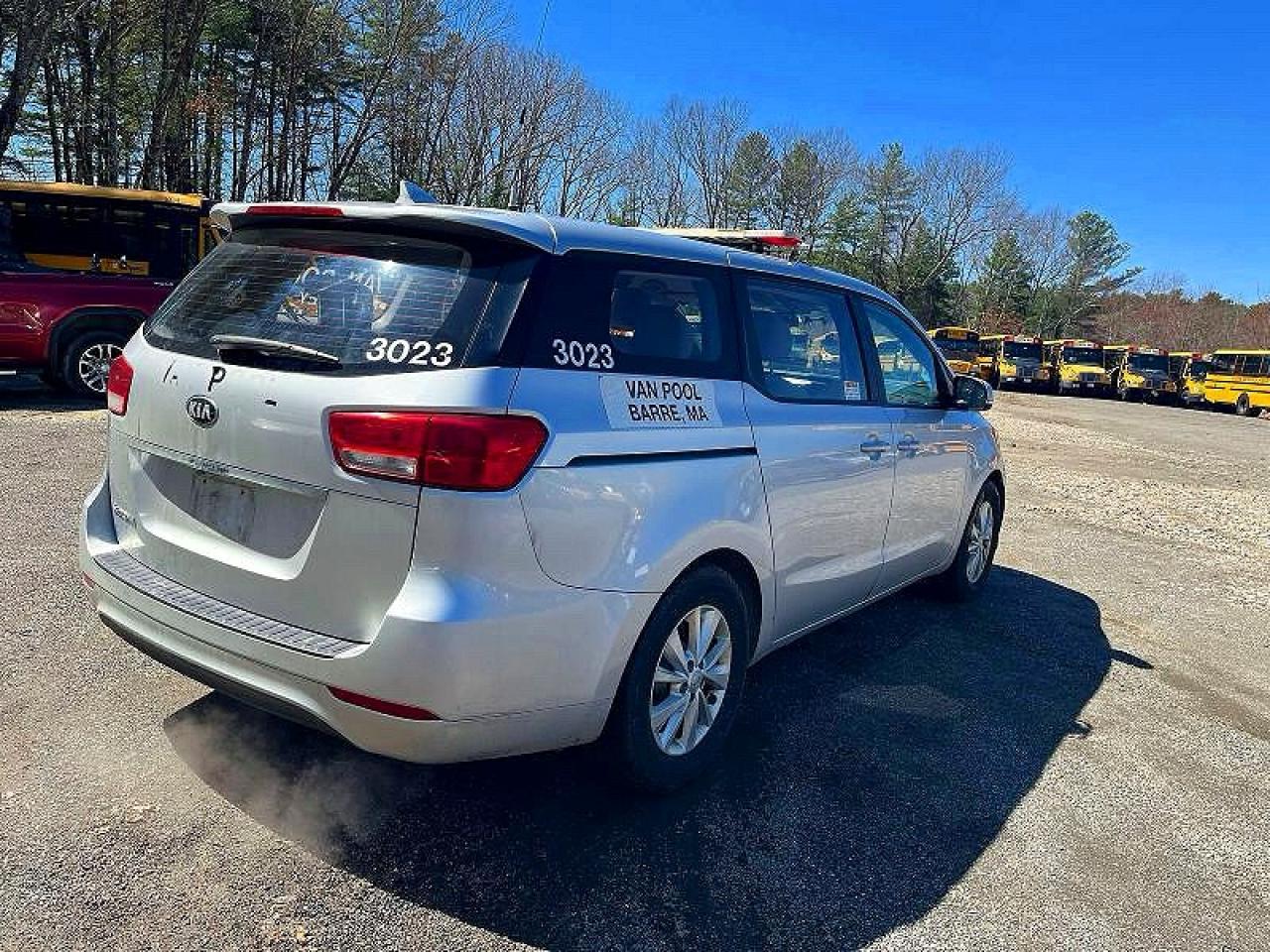 2018 Kia Sedona L - Фото 4