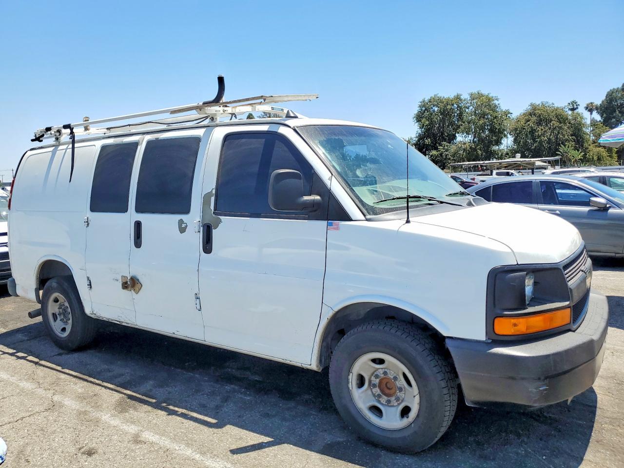 2012 Chevrolet Express 2500 Cargo Delivery Van - Image 4
