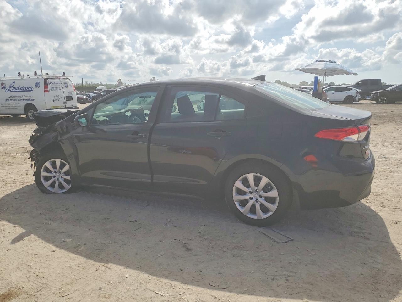 2026 Toyota Corolla Le - Фото 2