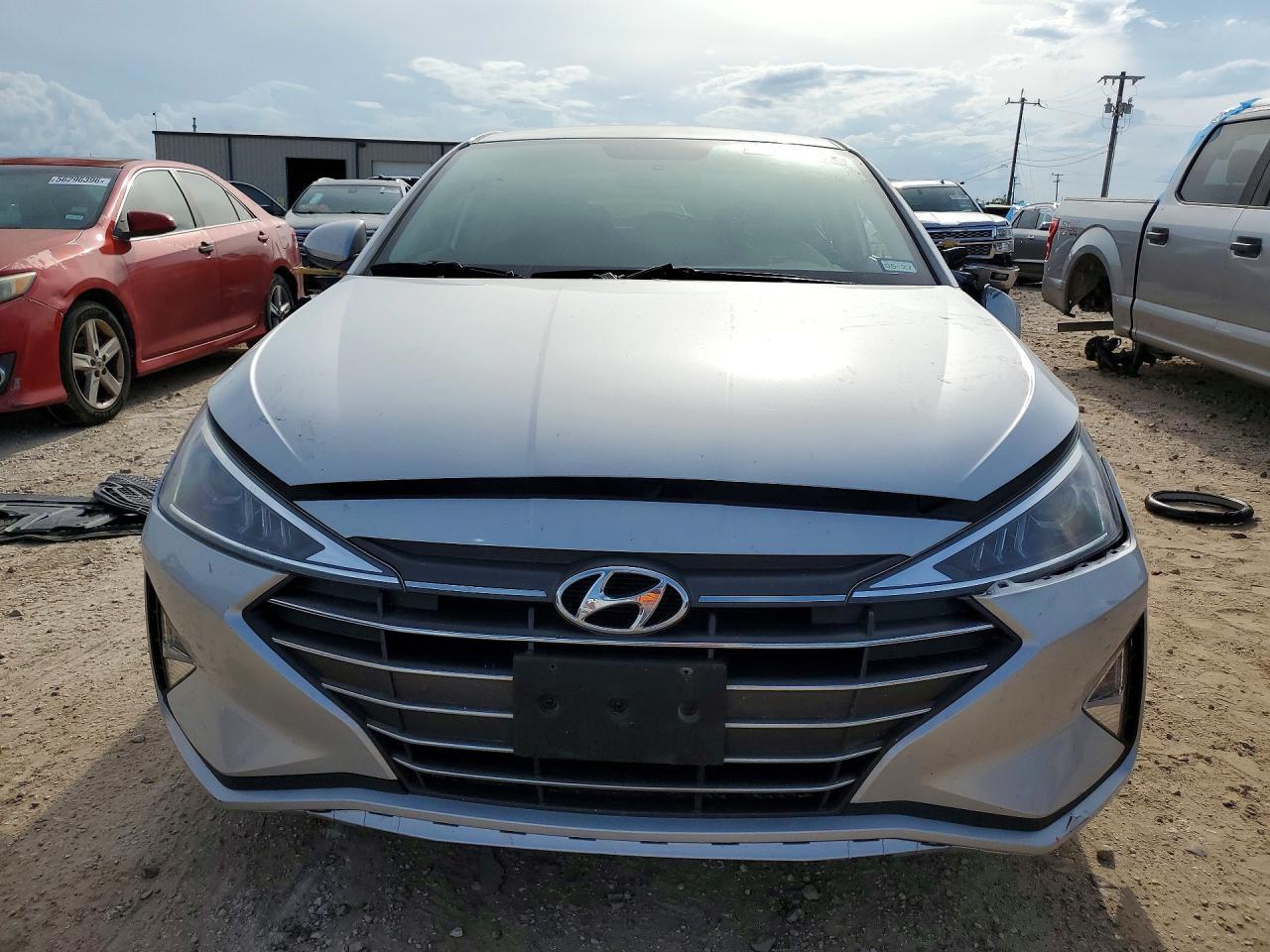 2019 Hyundai Elantra Se - Фото 5